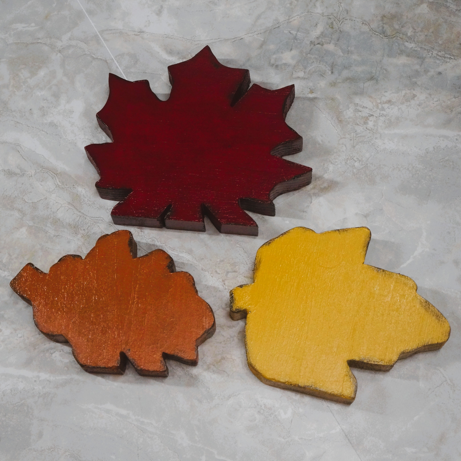 Hand-Painted Wooden Fall Leaves – Rustic Autumn Decor (Set of 3)