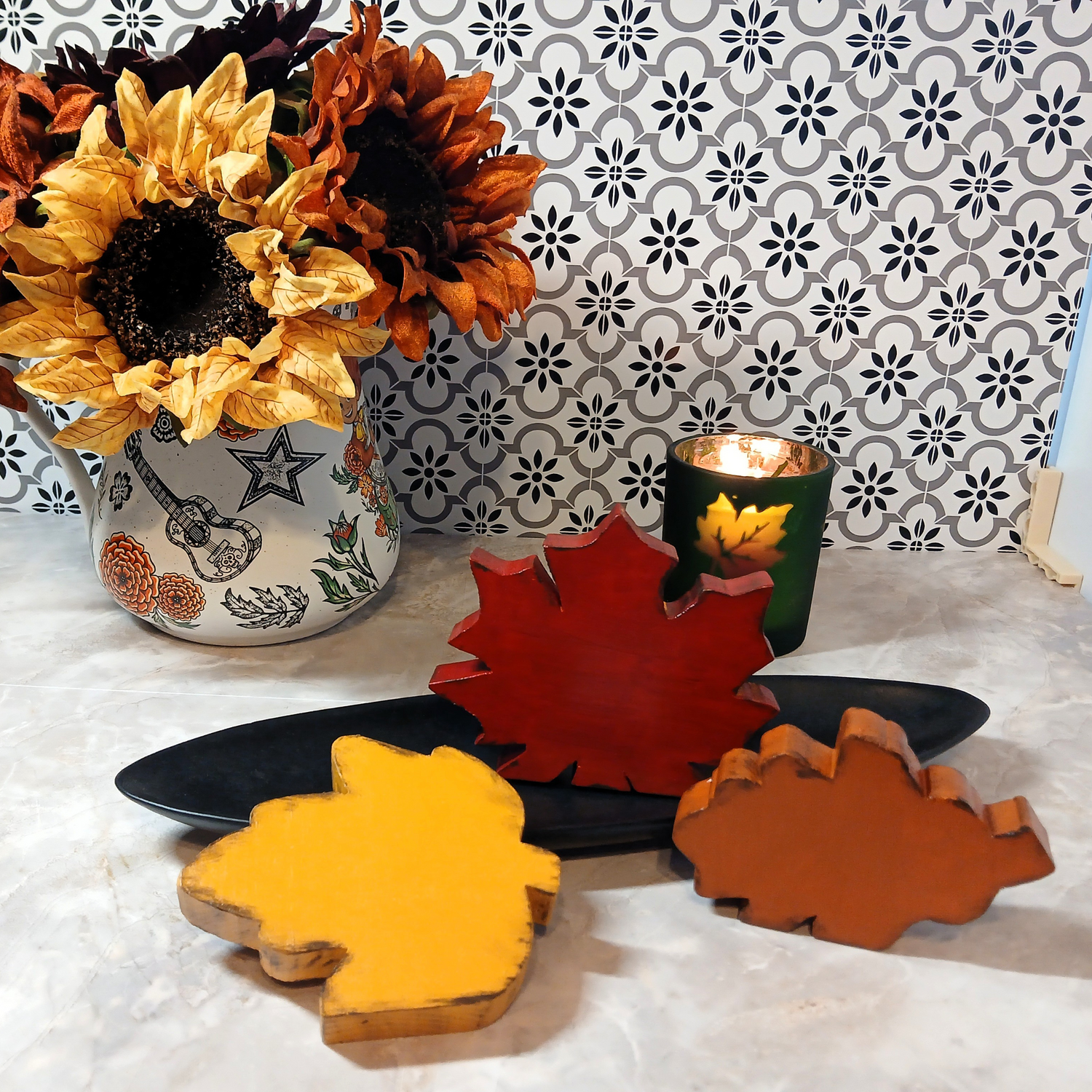 Hand-Painted Wooden Fall Leaves – Rustic Autumn Decor (Set of 3)