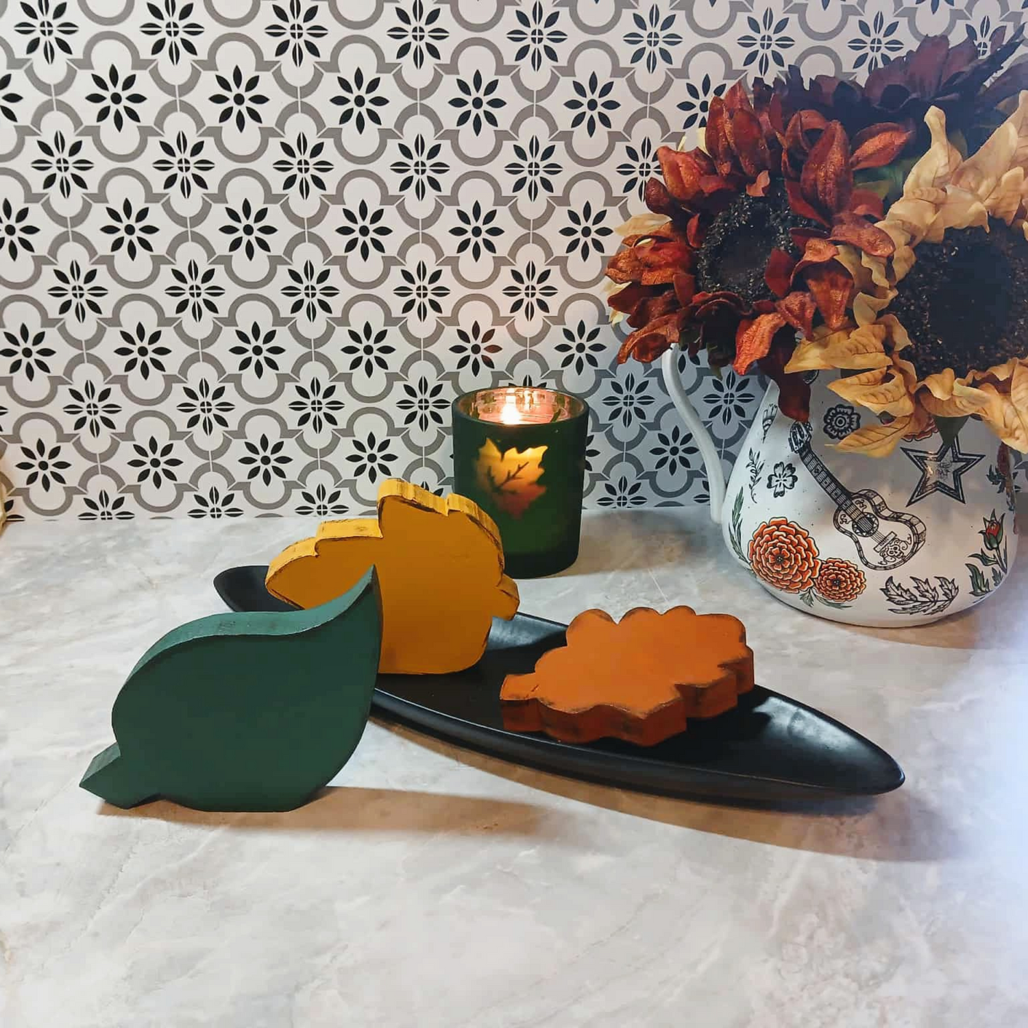 Hand-Painted Wooden Fall Leaves – Rustic Autumn Decor (Set of 3)